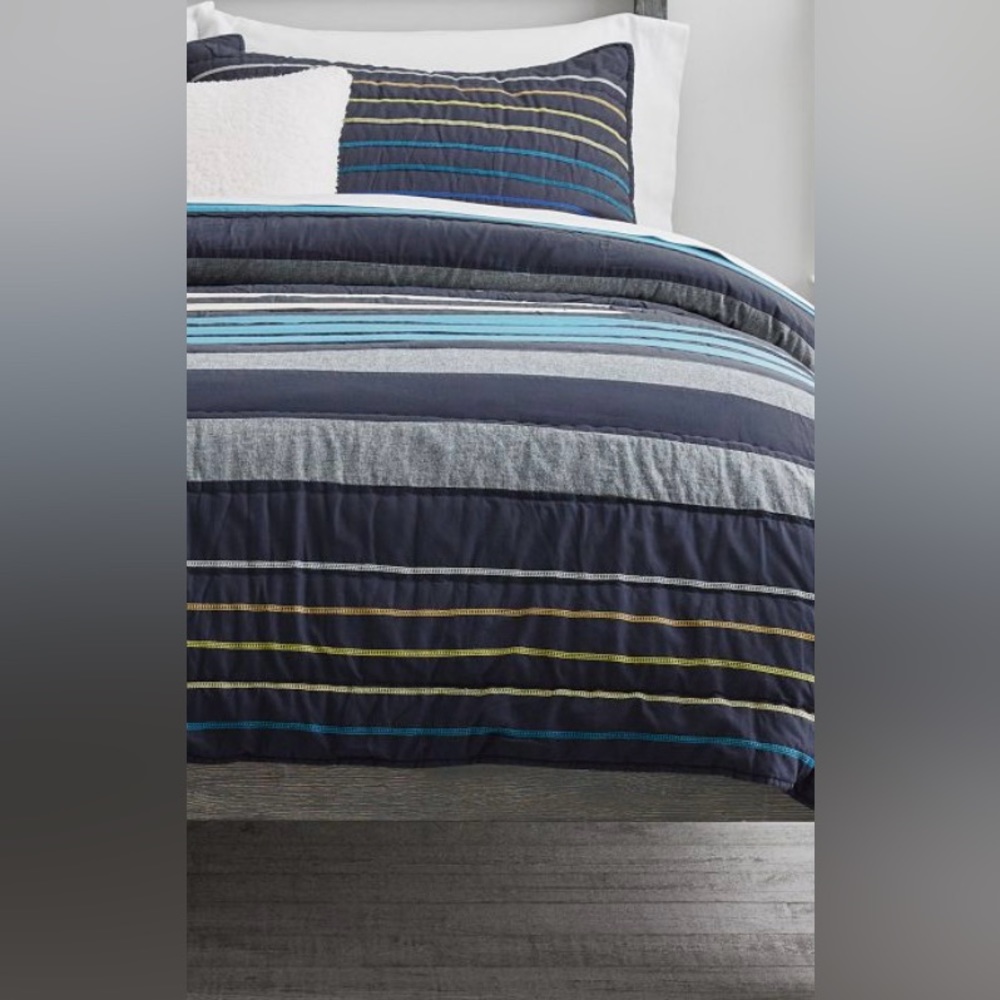 Pottery Barn Laid Back Stripes Twin/Twin XL Quilt Set